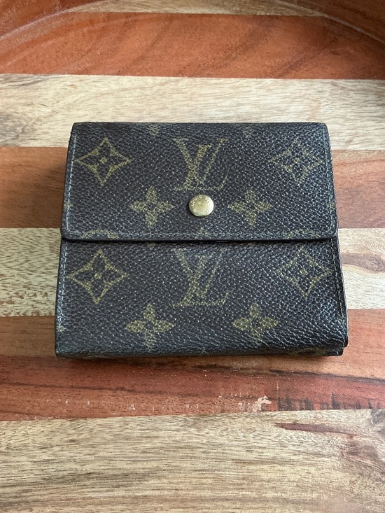 Louis Vuitton Handbags - Louis Vuitton Monogram Medium Size Trifold Wallet